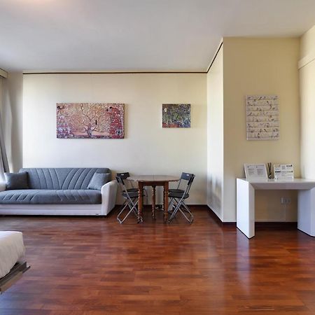 Duomo Luxury Apartment VII Милано Екстериор снимка